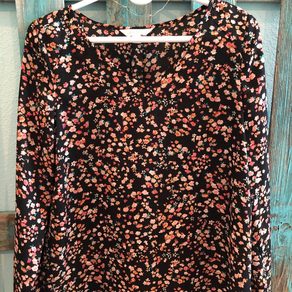 Floral fall long sleeve top!